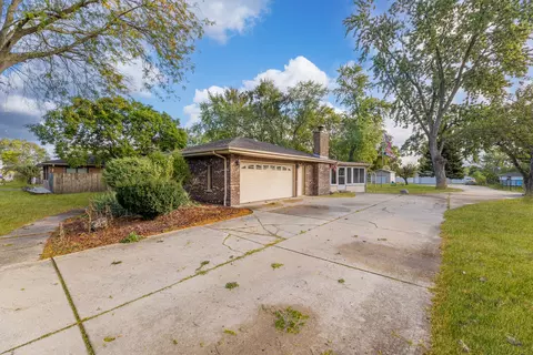 14207 Kilpatrick Ave, Crestwood, IL 60418 photo 2