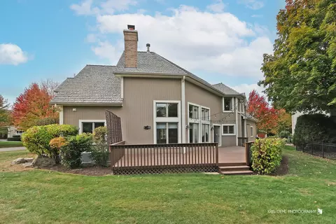 Exterior - 1069 Reddington Dr, Aurora, IL 60502 photo 7 of 8
