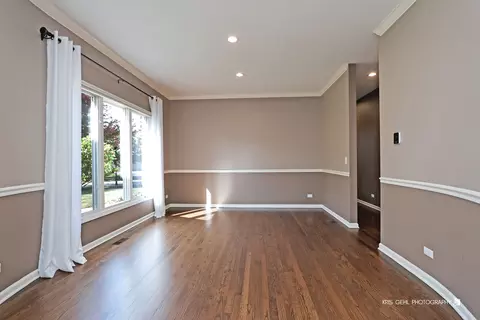 Living - 1069 Reddington Dr, Aurora, IL 60502 photo 3 of 10