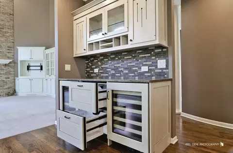 Kitchen - 1069 Reddington Dr, Aurora, IL 60502 photo 5 of 6