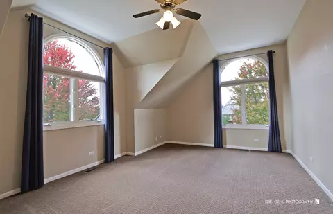 Bedroom - 1069 Reddington Dr, Aurora, IL 60502 photo 8 of 12