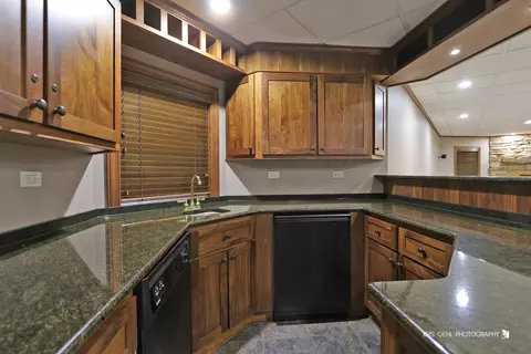 Kitchen - 1069 Reddington Dr, Aurora, IL 60502 photo 6 of 6