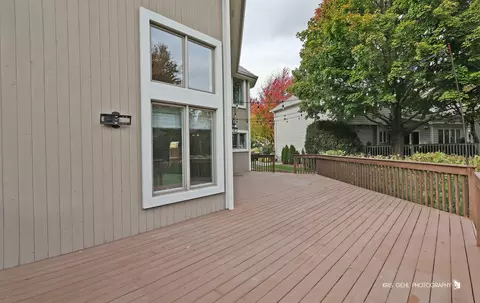 Exterior - 1069 Reddington Dr, Aurora, IL 60502 photo 5 of 8