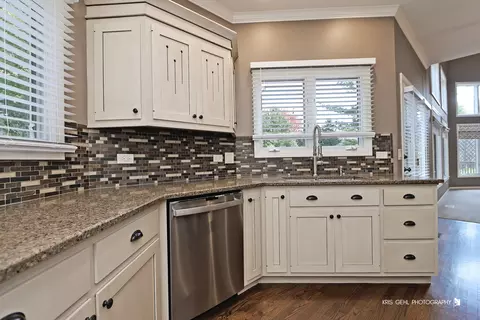 Kitchen - 1069 Reddington Dr, Aurora, IL 60502 photo 3 of 6