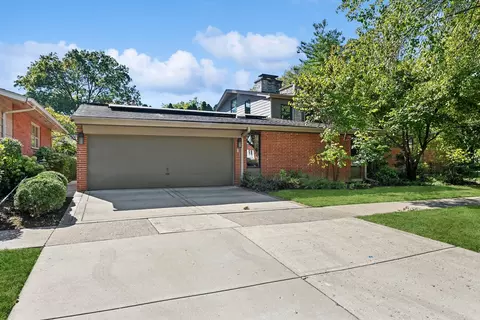1045 Forest Ave, River Forest, IL 60305 photo 2