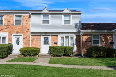 1057 Ashton Ct, Streamwood, IL 60107