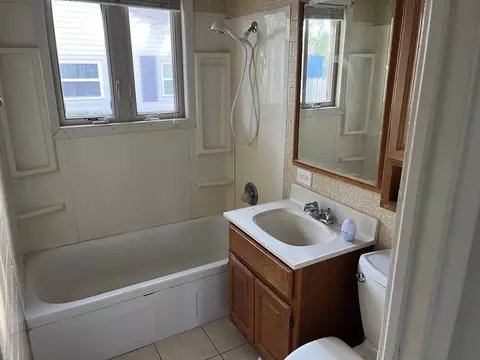Bath - 2211 Webster Ave, Joliet, IL 60436 photo 1 of 2