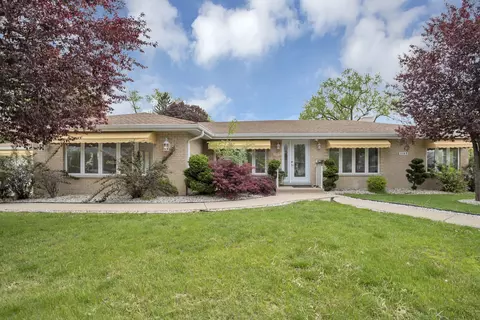 1193 S River Rd, Des Plaines, IL 60016