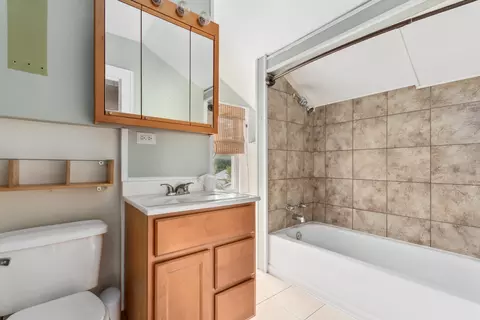 Bath - 243 E North Ave, Elmhurst, IL 60126 photo 1 of 2