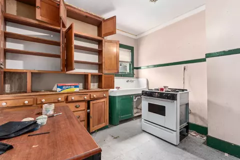 Kitchen - 243 E North Ave, Elmhurst, IL 60126 photo 2 of 3