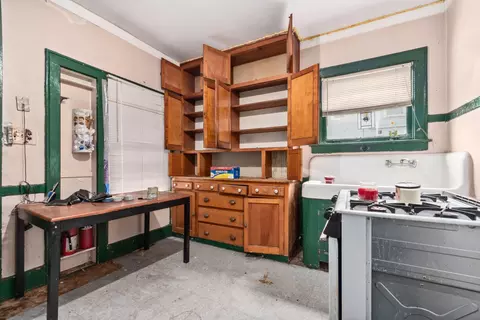 Kitchen - 243 E North Ave, Elmhurst, IL 60126 photo 3 of 3