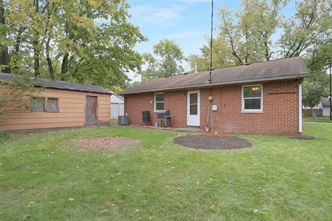 1504 Williamsburg Dr, Champaign, IL 61821 photo 23