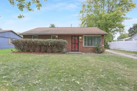 1504 Williamsburg Dr, Champaign, IL 61821
