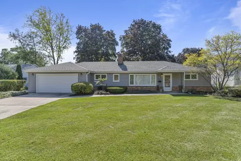 406 E Hawthorne Blvd, Wheaton, IL 60187