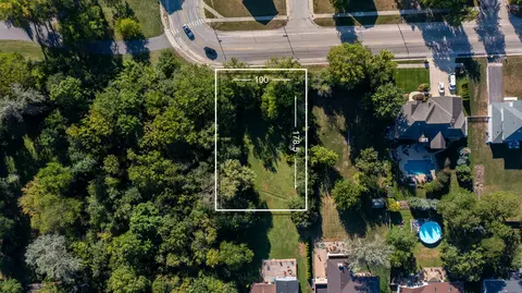 35 Plum Grove Rd, Roselle, IL 60172 photo 3