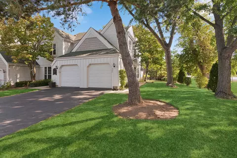 344 Stillwater Ct #344, Wauconda, IL 60084