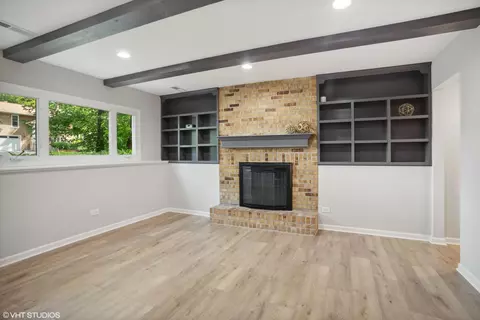 Living - 11 Hickory Ln, Algonquin, IL 60102 photo 2 of 2
