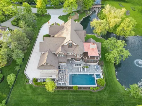 3 Oak Ct, Oak Brook, IL 60523
