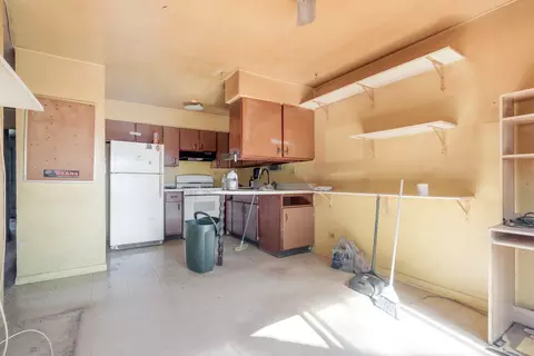 Kitchen - 745 Dulles Rd, Des Plaines, IL 60016 photo 2 of 2
