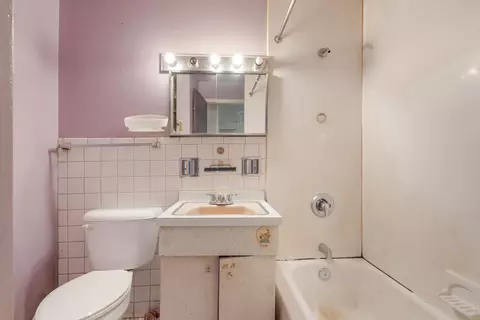 Bath - 745 Dulles Rd, Des Plaines, IL 60016 photo 1 of 1