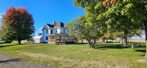 17643 2100 East St, Princeton, IL 61356