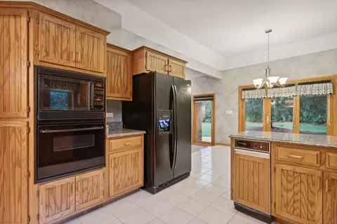 30 Pine Tree Ln, Burr Ridge, IL 60527 photo 6