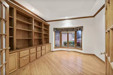 30 Pine Tree Ln, Burr Ridge, IL 60527 photo 4