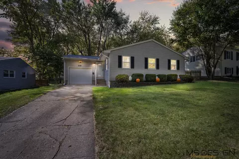 216 E Dresser Rd, Dekalb, IL 60115