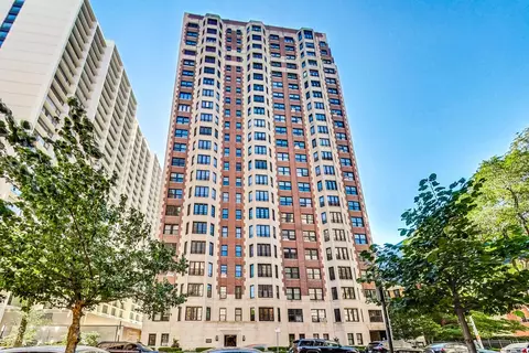 421 W Melrose St #16A, Chicago, IL 60657