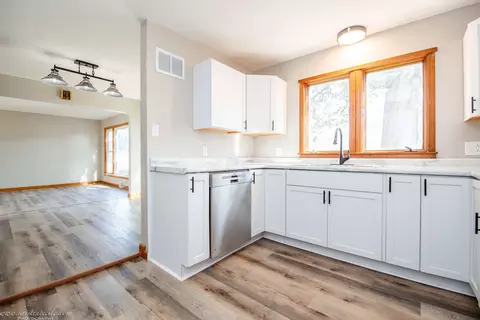 Kitchen - 636 S May Ave, Kankakee, IL 60901 photo 3 of 4