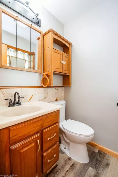 Bath - 636 S May Ave, Kankakee, IL 60901 photo 3 of 5