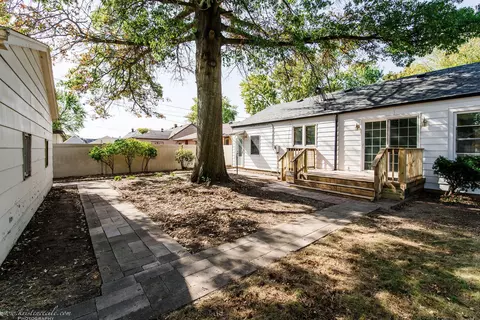 Exterior - 636 S May Ave, Kankakee, IL 60901 photo 7 of 10