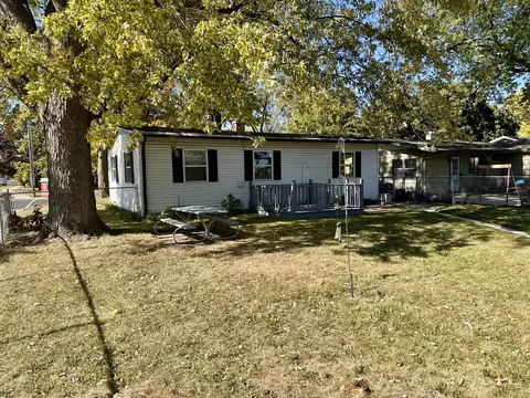 801 Foran Ln, Aurora, IL 60506 photo 3