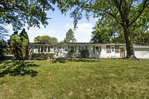 7671 Walnut Ave, Woodridge, IL 60517