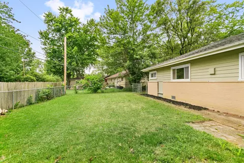 Exterior - 45 Des Plaines Ln, Hoffman Estates, IL 60169 photo 2 of 3