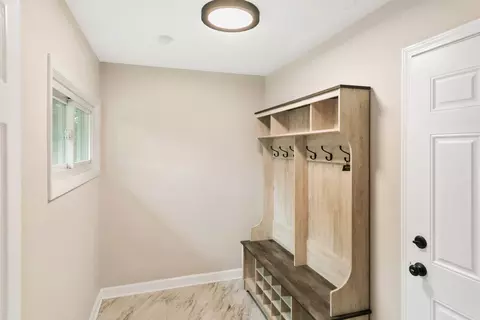 Entry Way - 45 Des Plaines Ln, Hoffman Estates, IL 60169 photo 1 of 1