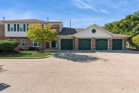 147 Brandon Ct #D, Palatine, IL 60067