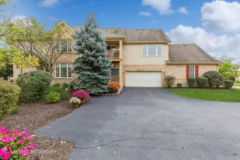 1601 Spyglass Cir, Palos Heights, IL 60463