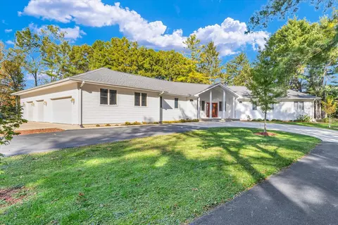 704 S Adams St, Philo, IL 61864 photo 1