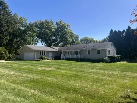 8475 Trudy Rd, Rockford, IL 61108