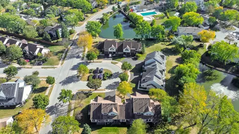 View/Area - 728 Sutton Cir, Wheeling, IL 60090 photo 4 of 5