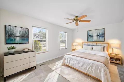 Bedroom - 728 Sutton Cir, Wheeling, IL 60090 photo 1 of 6