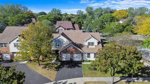 View/Area - 728 Sutton Cir, Wheeling, IL 60090 photo 1 of 5