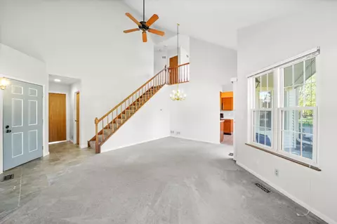 Living - 728 Sutton Cir, Wheeling, IL 60090 photo 1 of 5