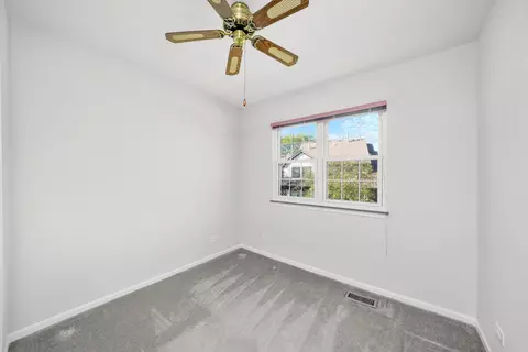 Bedroom - 728 Sutton Cir, Wheeling, IL 60090 photo 6 of 6