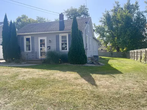 720 7th St, Peru, IL 61354 photo 2