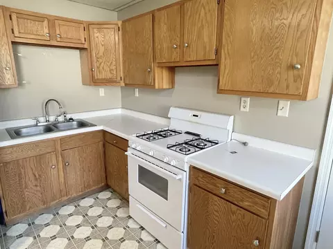 720 7th St, Peru, IL 61354 photo 5