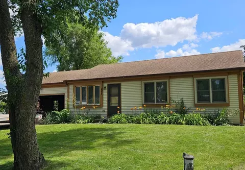 803 Nancy Ln, Mchenry, IL 60051