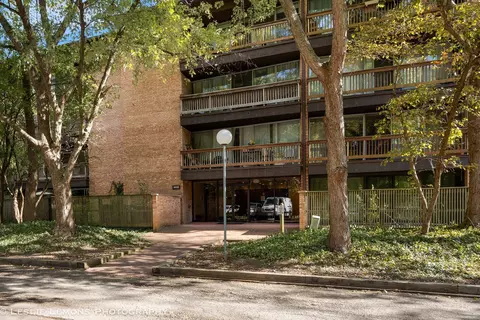 5600 Hillcrest Ln #2F, Lisle, IL 60532