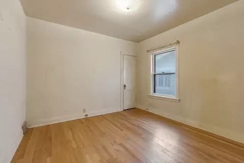 Bedroom - 918 Mapleton Ave, Oak Park, IL 60302 photo 1 of 2